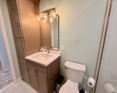 409a Dune Road - Photo Thumbnail 9