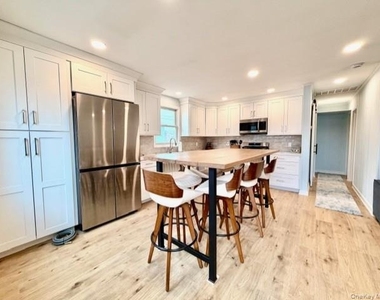 409a Dune Road - Photo Thumbnail 4