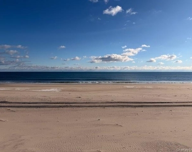 409a Dune Road - Photo Thumbnail 17