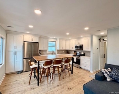 409a Dune Road - Photo Thumbnail 5
