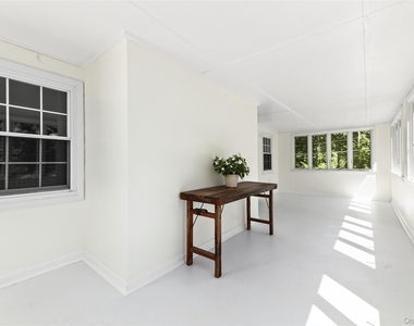 4 Quaker Road - Photo Thumbnail 3