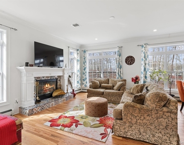 16 Gateway Court - Photo Thumbnail 3