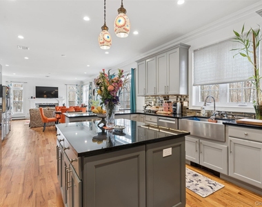 16 Gateway Court - Photo Thumbnail 12