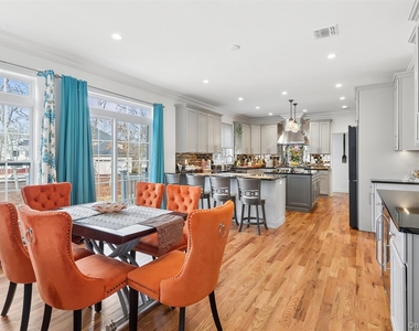 16 Gateway Court - Photo Thumbnail 10