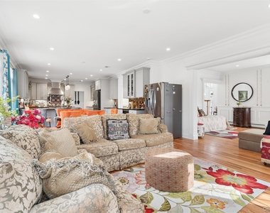16 Gateway Court - Photo Thumbnail 8
