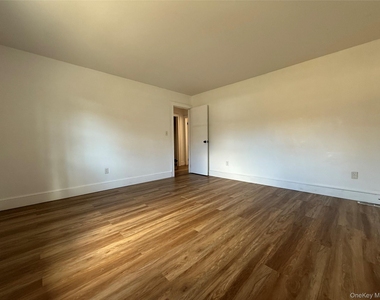 657 Eatontown Road - Photo Thumbnail 9