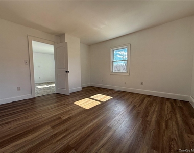 657 Eatontown Road - Photo Thumbnail 5