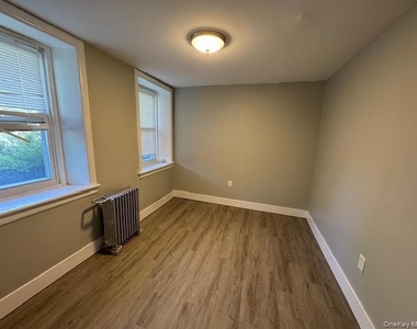 78 Duncan Avenue - Photo Thumbnail 12