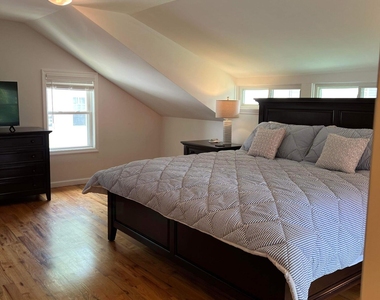 165 Lake Avenue - Photo Thumbnail 3