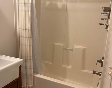 165 Lake Avenue - Photo Thumbnail 4