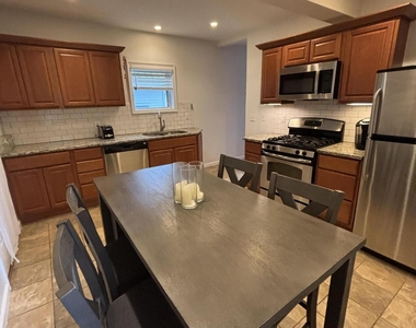 165 Lake Avenue - Photo Thumbnail 8