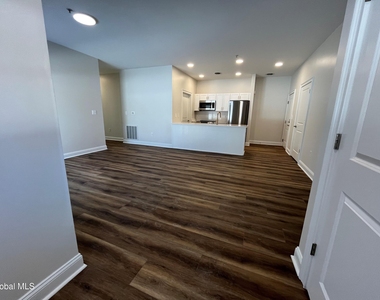 60 Weibel Avenue - Photo Thumbnail 10