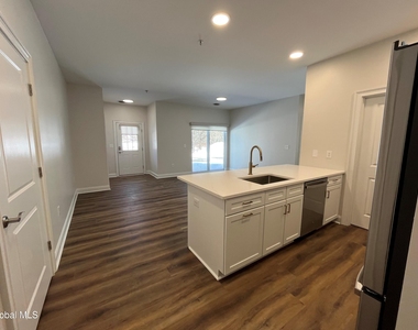 60 Weibel Avenue - Photo Thumbnail 3