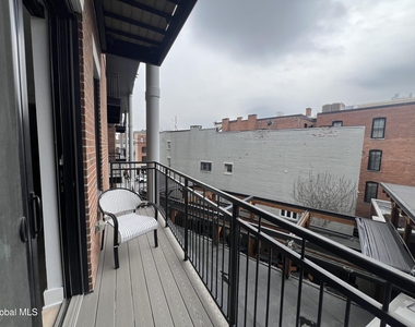 385 Broadway - Photo Thumbnail 6