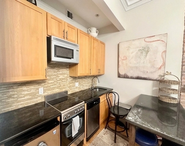 1298 Madison Avenue - Photo Thumbnail 4