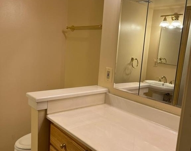 147 East Street Ne - Photo Thumbnail 6