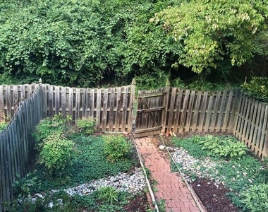 147 East Street Ne - Photo Thumbnail 9