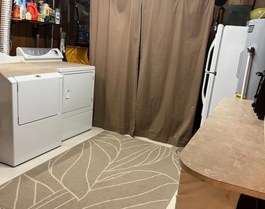 147 East Street Ne - Photo Thumbnail 8