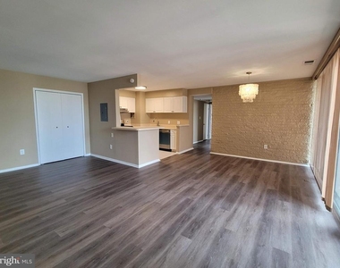8 S Van Dorn Street - Photo Thumbnail 3