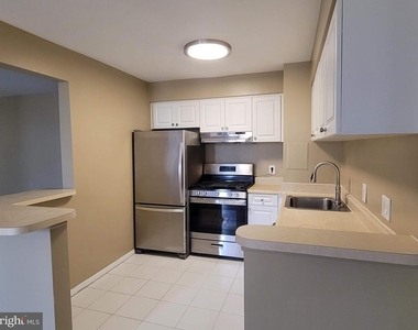 8 S Van Dorn Street - Photo Thumbnail 6