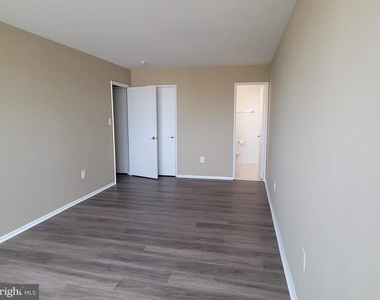 8 S Van Dorn Street - Photo Thumbnail 8