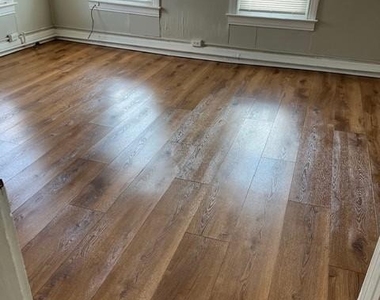 1134 W King Street - Photo Thumbnail 1