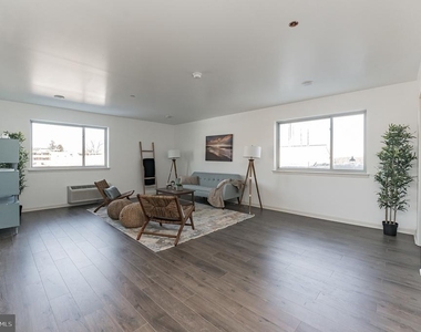 6649 Ridge Avenue - Photo Thumbnail 4