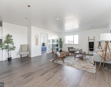 6649 Ridge Avenue - Photo Thumbnail 5