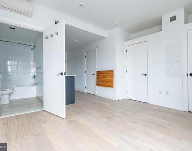 965 Frankford Avenue - Photo Thumbnail 7