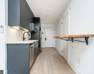 965 Frankford Avenue - Photo Thumbnail 3