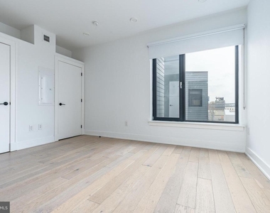 965 Frankford Avenue - Photo Thumbnail 9