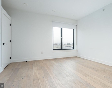 965 Frankford Avenue - Photo Thumbnail 6