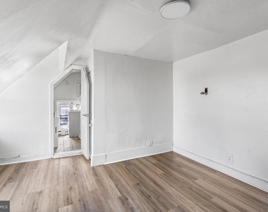 4908 Germantown Avenue - Photo Thumbnail 2