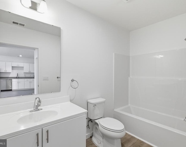 915 N Broad Street - Photo Thumbnail 6