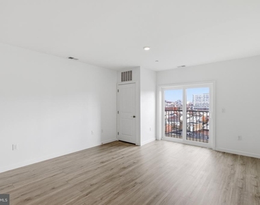 915 N Broad Street - Photo Thumbnail 1