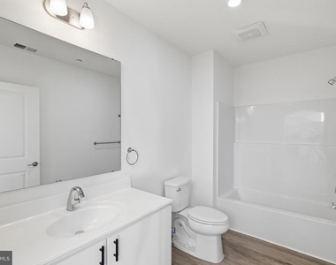 915 N Broad Street - Photo Thumbnail 7