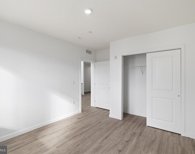 915 N Broad Street - Photo Thumbnail 6