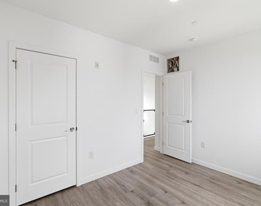 915 N Broad Street - Photo Thumbnail 15