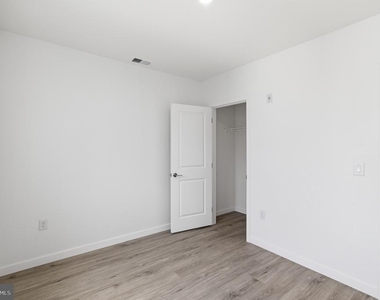 915 N Broad Street - Photo Thumbnail 14