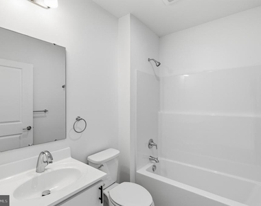 915 N Broad Street - Photo Thumbnail 12