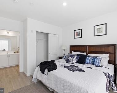 915 N Broad Street - Photo Thumbnail 11