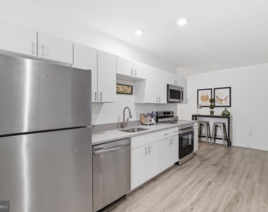 915 N Broad Street - Photo Thumbnail 4