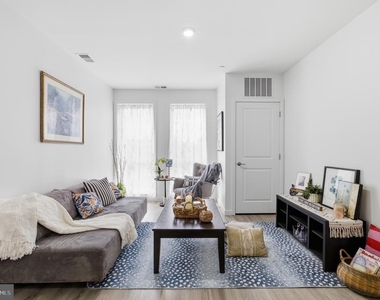 915 N Broad Street - Photo Thumbnail 9