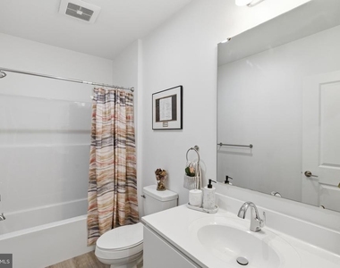 915 N Broad Street - Photo Thumbnail 1