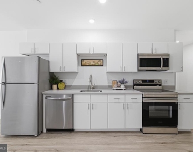 915 N Broad Street - Photo Thumbnail 5