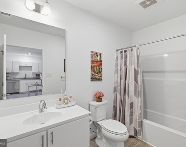 915 N Broad Street - Photo Thumbnail 8