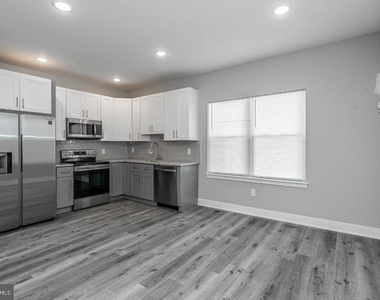 616 N Union Street - Photo Thumbnail 3