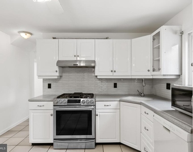 116 Eaton Place - Photo Thumbnail 9