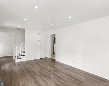116 Eaton Place - Photo Thumbnail 5
