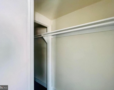 336 Barclay Street - Photo Thumbnail 10